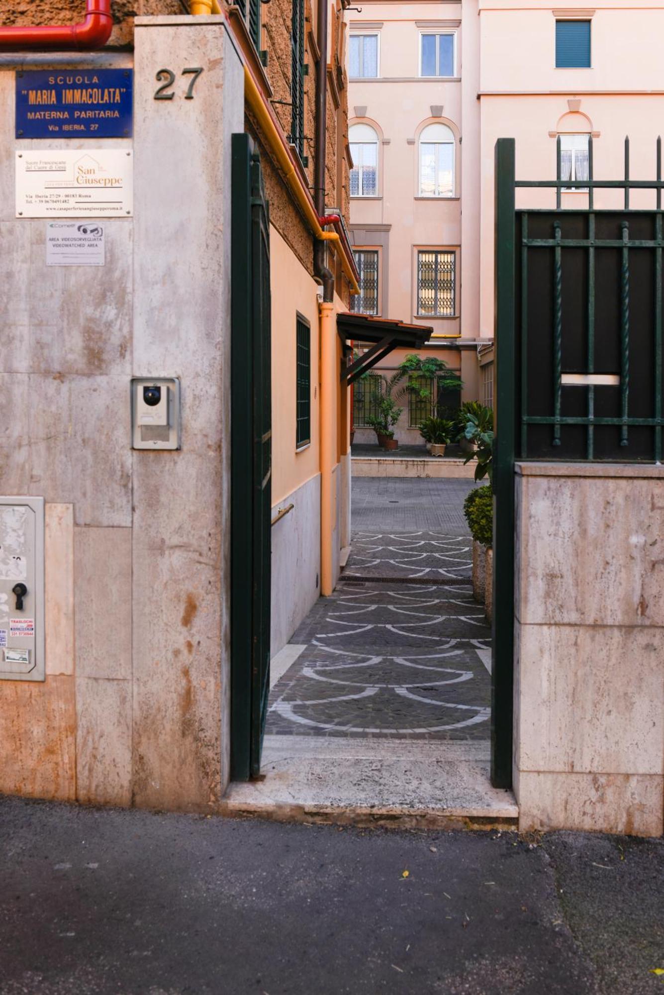 Casa San Giuseppe Hotel Rome Exterior photo